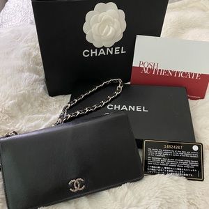 Authentic Chanel bifold long wallet (WOC)